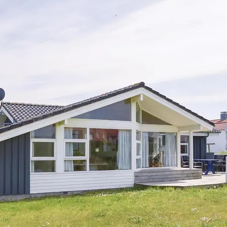 Four-bedroom Holiday In Сasa de vacaciones Blokhus